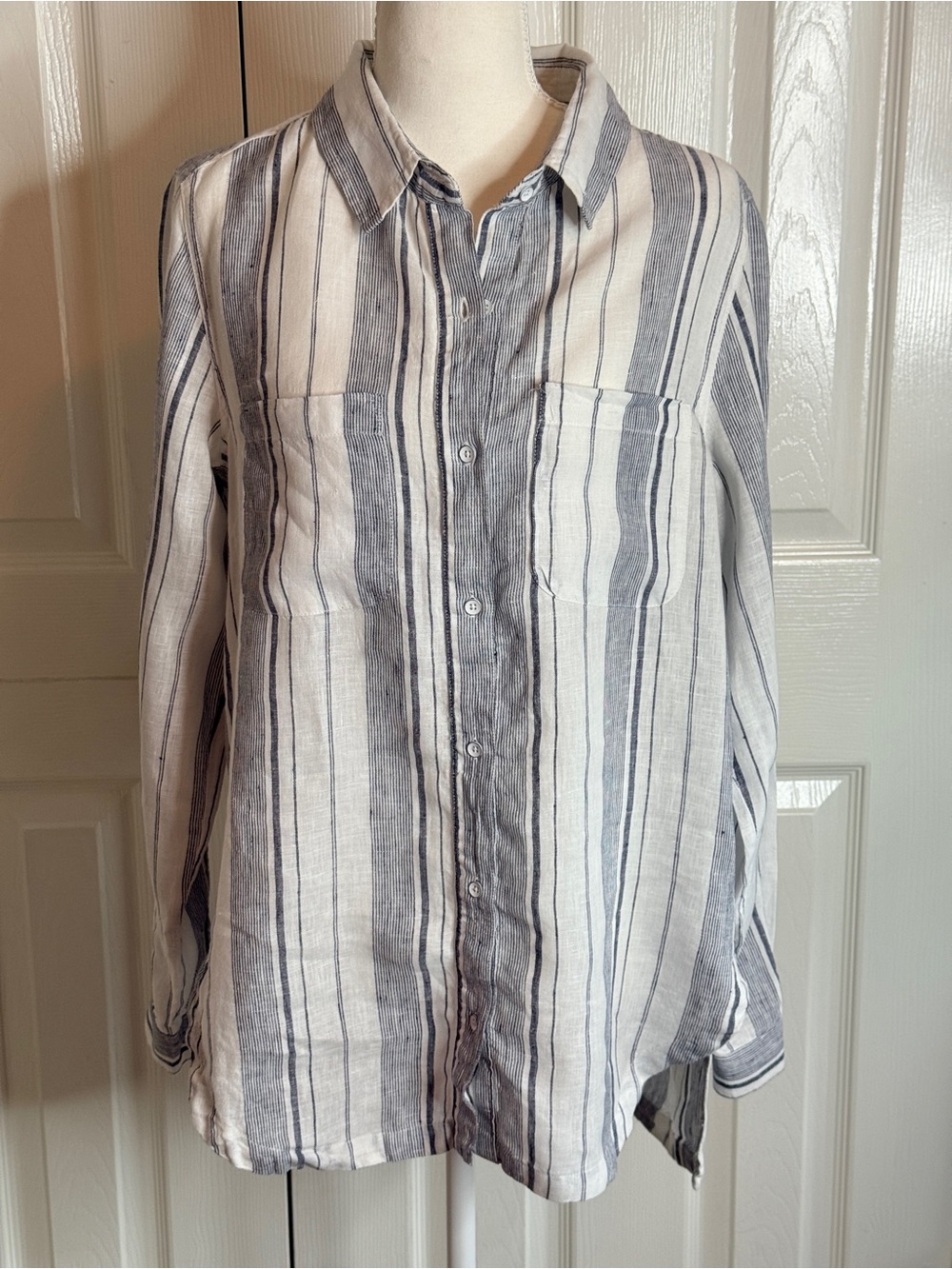 Athleta Striped Linen Button Down Shirt Tunic Medium EUC Navy White